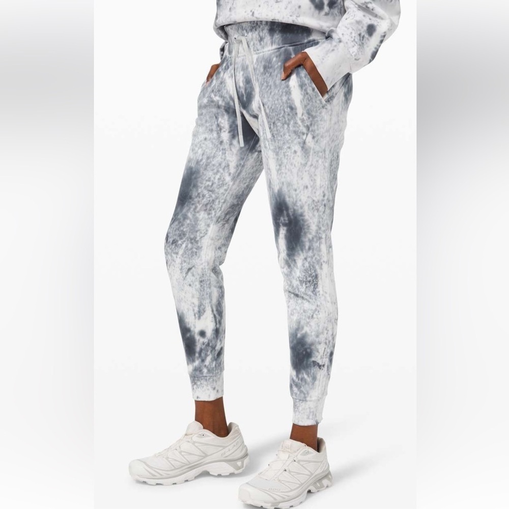 Lululemon Warm Down Jogger, Sz 6, 28”, NWT